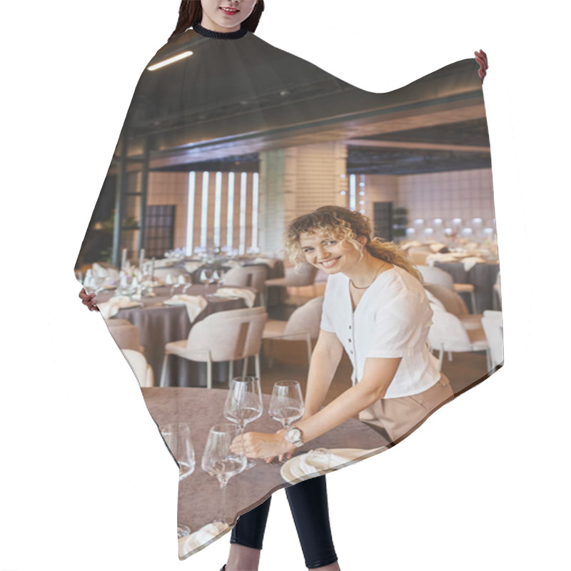 Personality  Happy Banquet Coordinator Looking At Camera While Placing Glasses On Table With Festive Setting Hair Cutting Cape