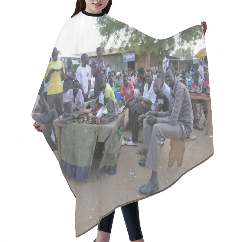 Personality  Shoe Shiners Wait For Their Clients At A Market Of Juba, South Sudan. Hair Cutting Cape