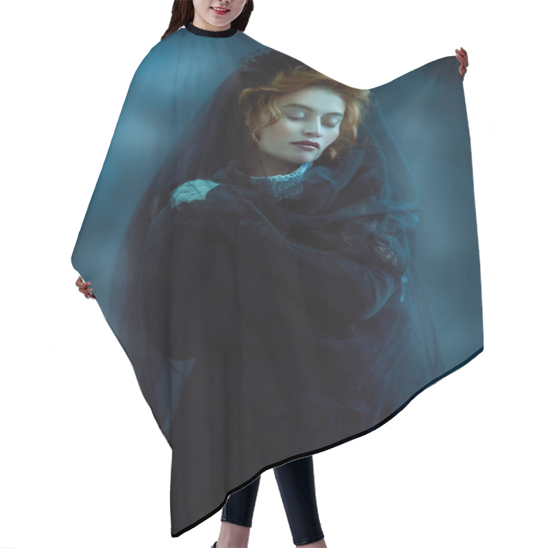 Personality  Woman In Mourning Hair Cutting Cape