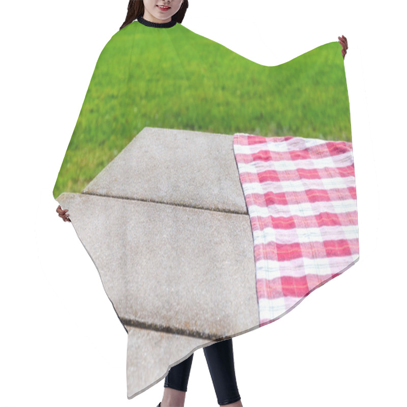 Personality  Picnic Tablecloth On The Table Hair Cutting Cape