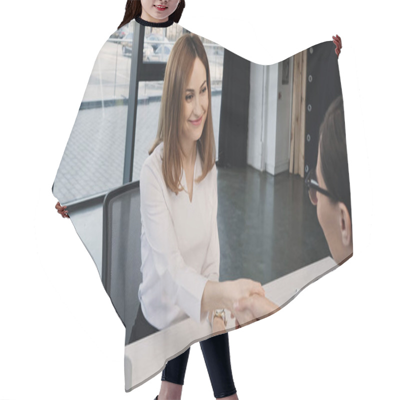 Personality  Smiling Businesswoman Shaking Hands With Woman After Job Interview Hair Cutting Cape