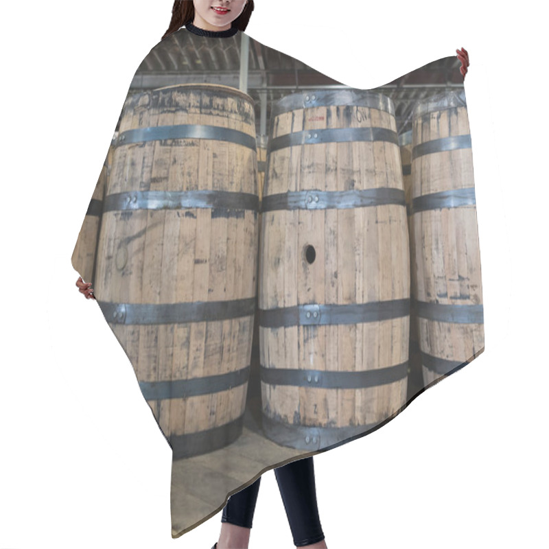 Personality  New Bourbon Barrels To Be Filled Hair Cutting Cape