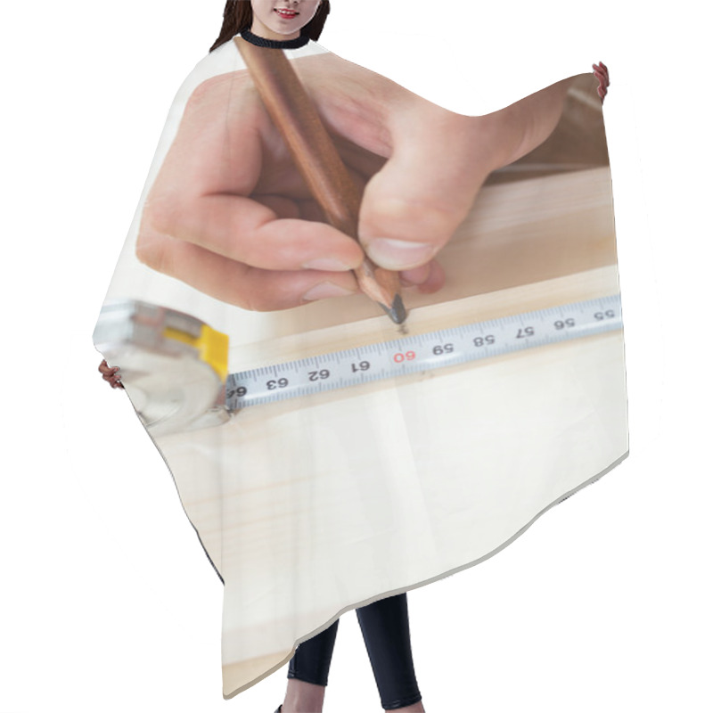 Personality  Man's Hands Measuring Board's Length Hair Cutting Cape