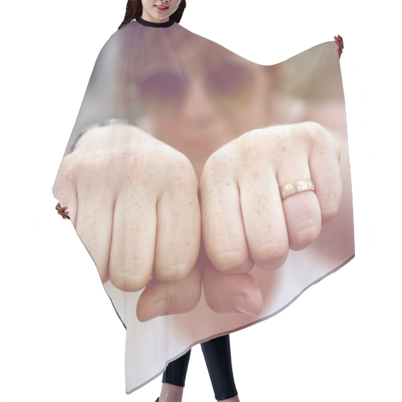 Personality  Girl Showing Fists Hair Cutting Cape