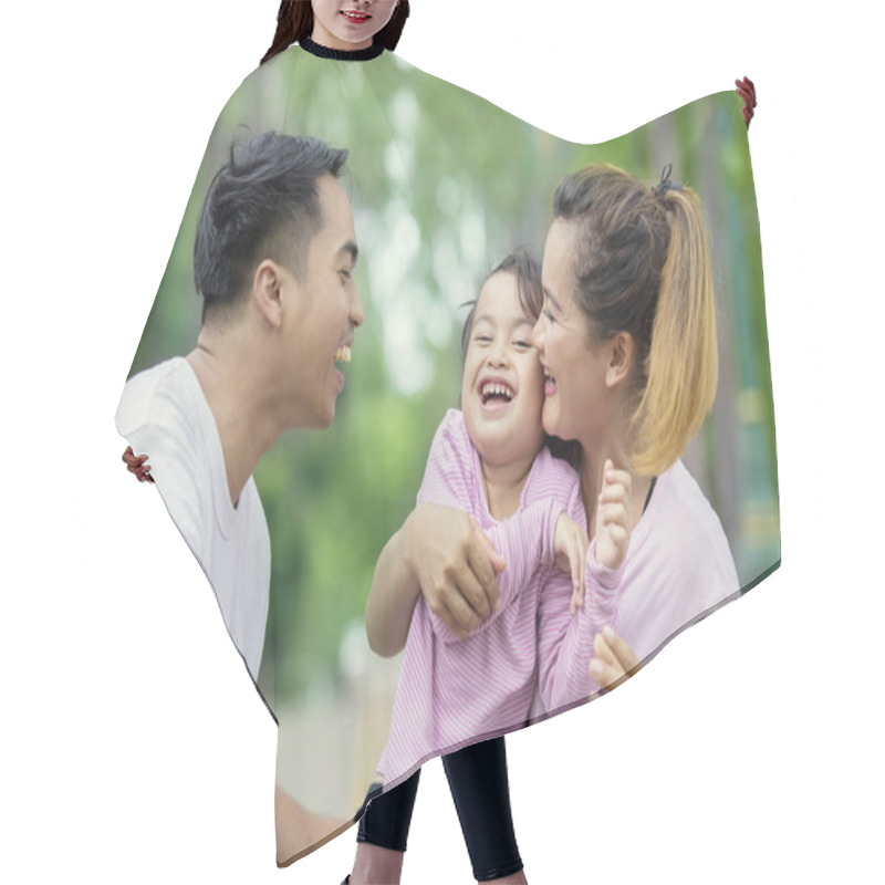 Personality  Cute Girl Chatting With Her Parents In The Park Hair Cutting Cape