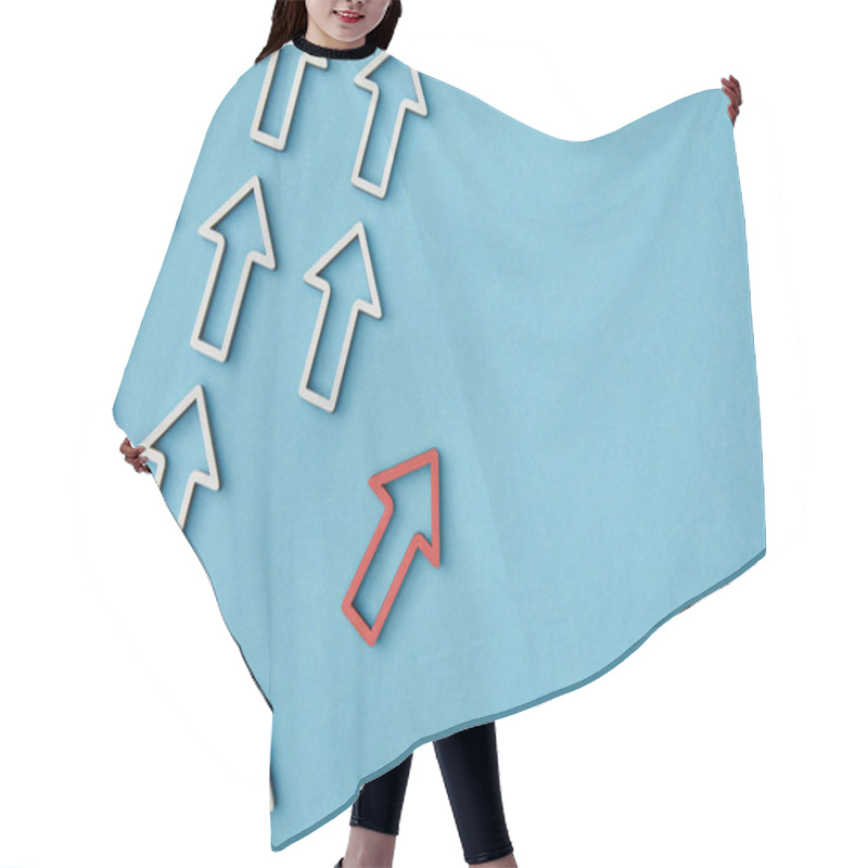 Personality  Top View Of Diagonal Rows With White Arrows With Red Pointer On Blue Background Hair Cutting Cape