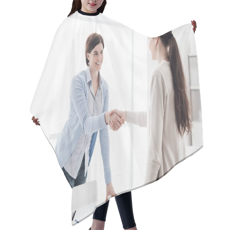 Personality  Businesswoman Giving An Handshake Hair Cutting Cape