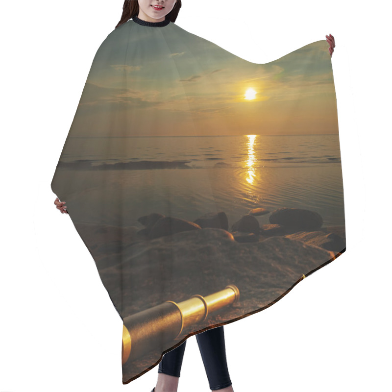 Personality  Telescope Hair Cutting Cape