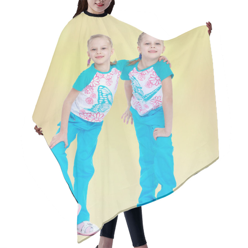 Personality  Twin Sisters Hair Cutting Cape