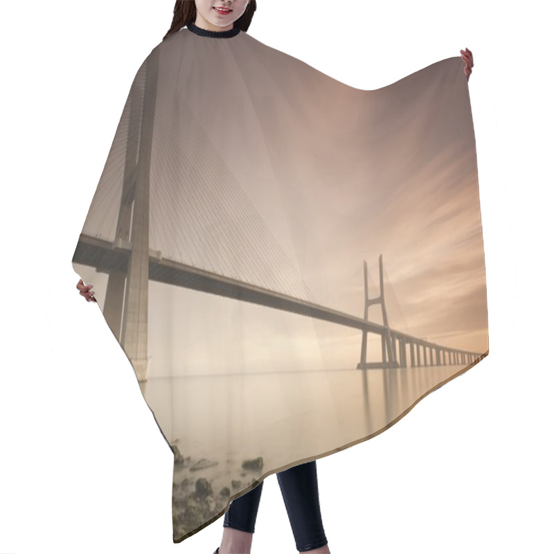 Personality  Vasco De Gama Bridge Hair Cutting Cape