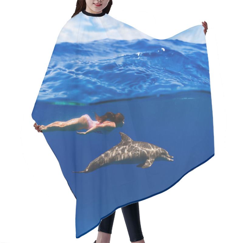 Personality  Swimmer Girl In Pink Swimsuit And Dolphin Playing In The Sea Underwater Hair Cutting Cape