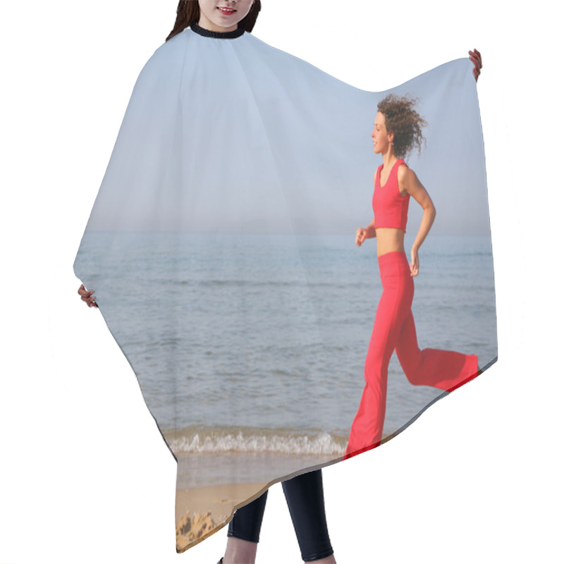 Personality  Fitness Woman On Beach Hair Cutting Cape