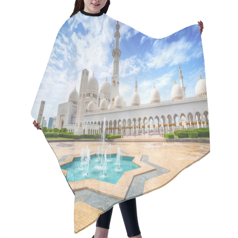 Personality  Sheikh Zayed Grand Mosque In Abu Dhabi Hair Cutting Cape