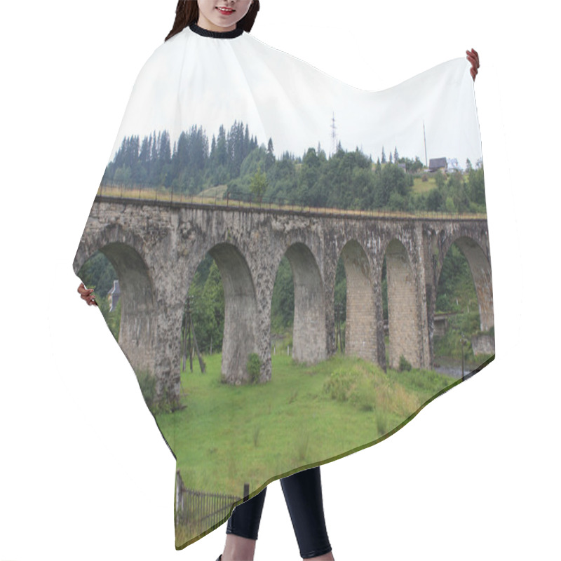 Personality  Beautiful Ancient Stone Arch Bridge Hair Cutting Cape