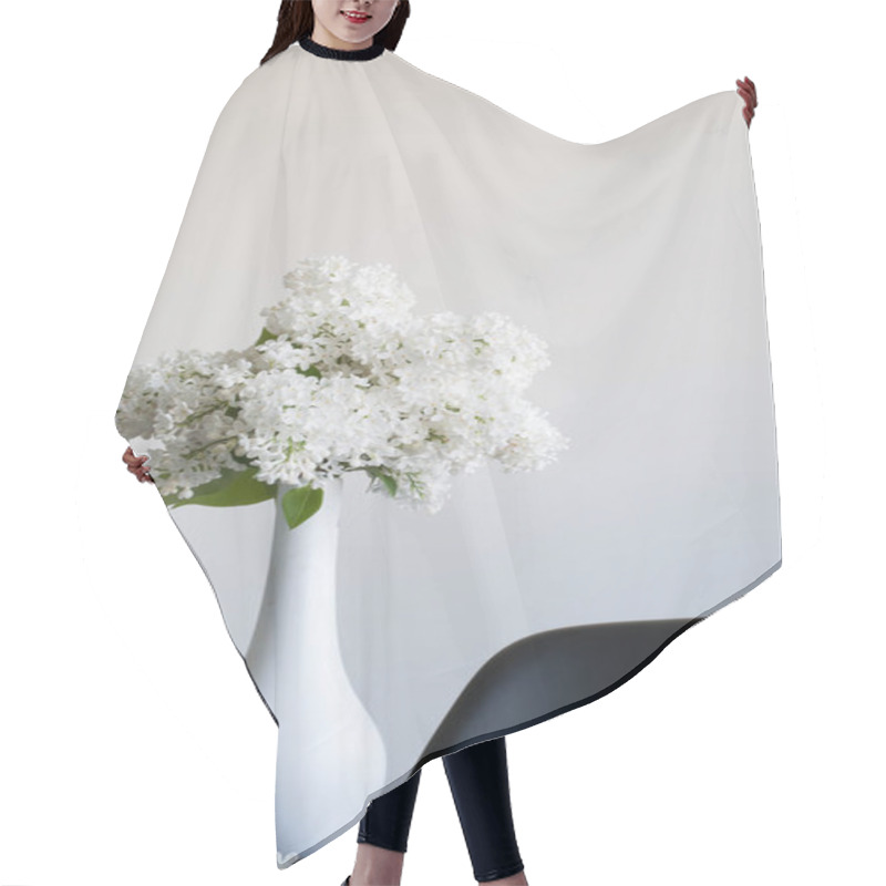 Personality  Vase With White Lilac Hair Cutting Cape