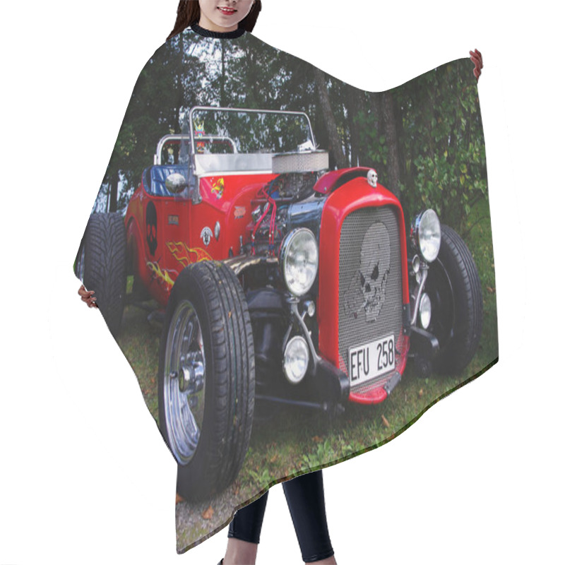 Personality  Red Hot Rod With Skull Grille Hair Cutting Cape