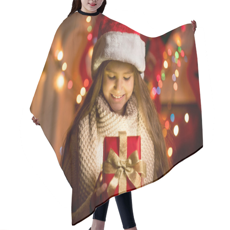 Personality  Little Girl Looking At Open Box With Christmas Present Hair Cutting Cape