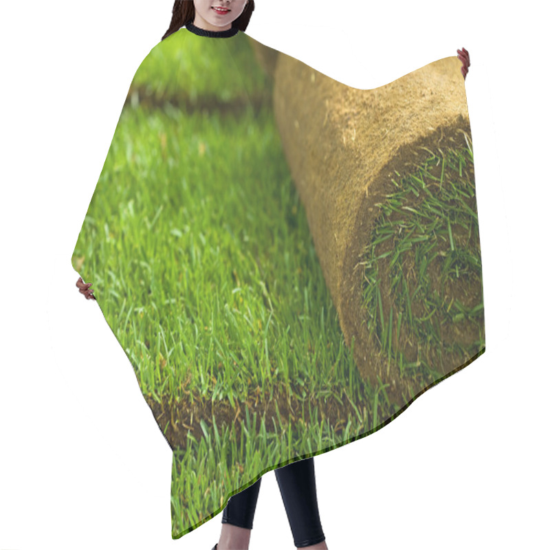 Personality  Turf Grass Rolls Closeup Hair Cutting Cape