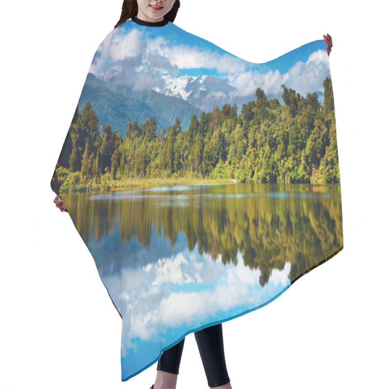 Personality  Beautiful Lake Hair Cutting Cape