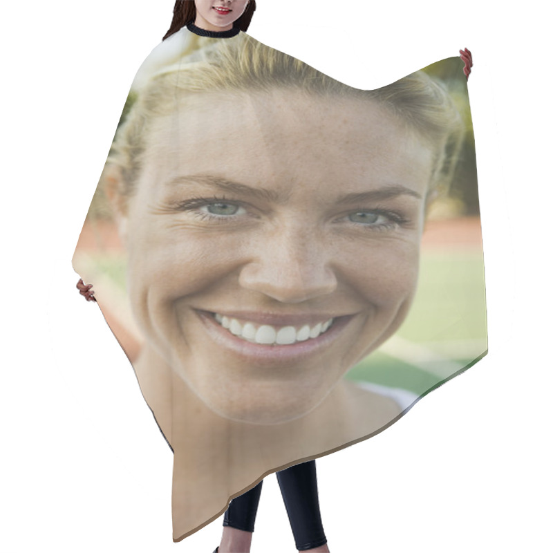 Personality  Beautiful Woman On Tennis Court Hair Cutting Cape