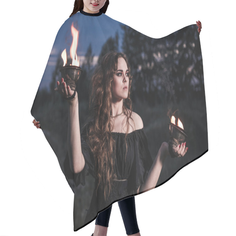 Personality  Portrait Of Dangerous Woman Hair Cutting Cape