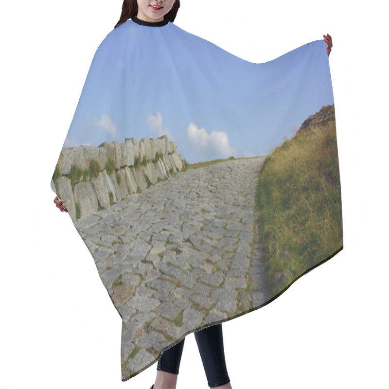 Personality  Trail In Mountains Hair Cutting Cape