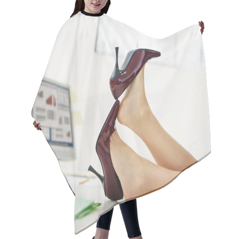 Personality  Business Woman Taking Off Shoes Hair Cutting Cape