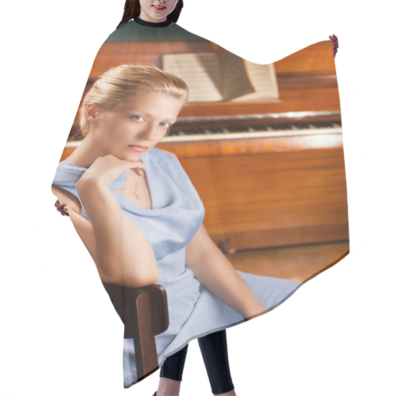 Personality  Pianist Women Hair Cutting Cape