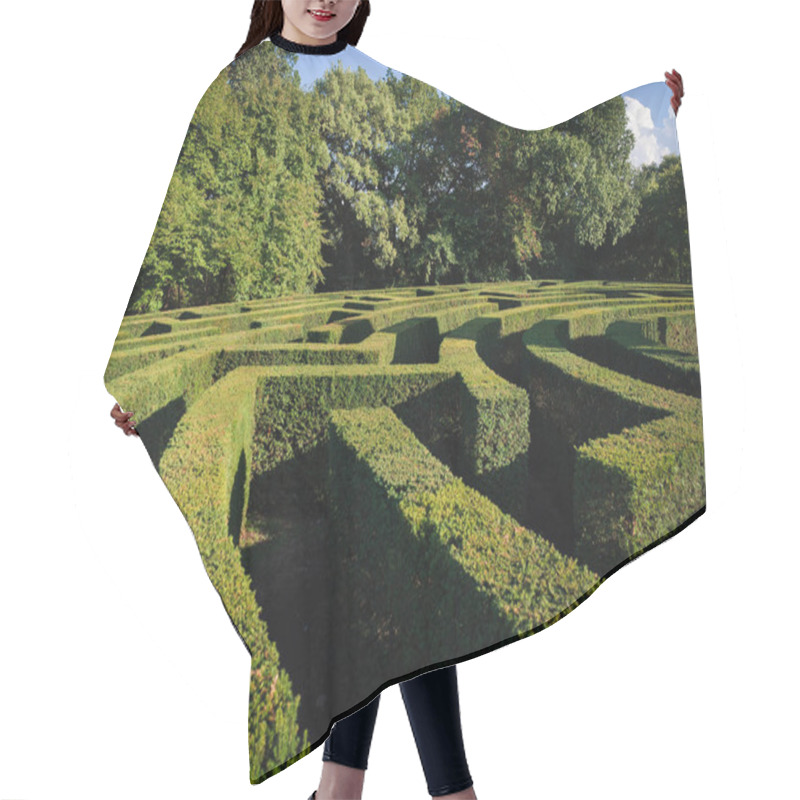 Personality  Green Bushes Labyrinth, Landscape Gardening Design Hair Cutting Cape