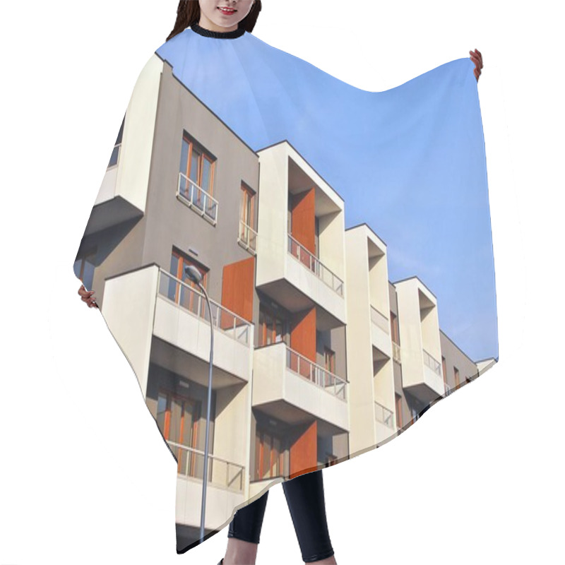 Personality   Modern Apartment Building Exterior Hair Cutting Cape