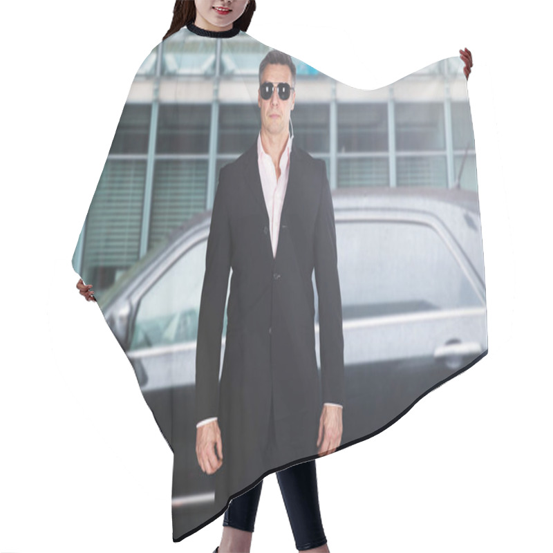 Personality  Male Security Guard Standing Hair Cutting Cape