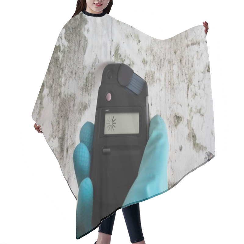 Personality  Person Measuring Wetness Hair Cutting Cape