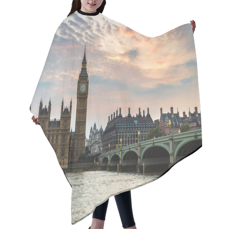 Personality  Big Ben, Parliament, Westminster Bridge Hair Cutting Cape