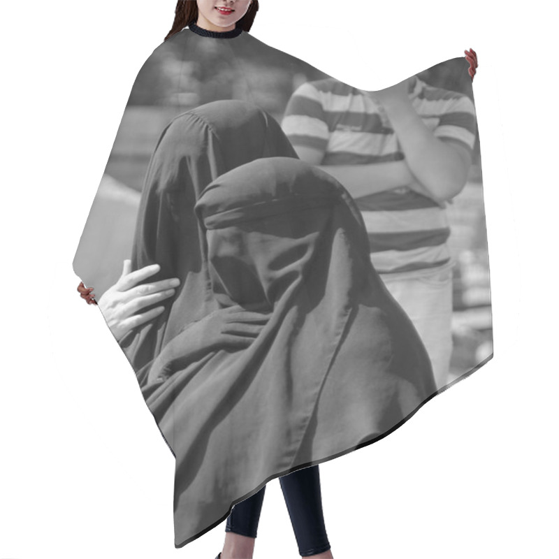 Personality  Muslim Veiled Woman Hair Cutting Cape