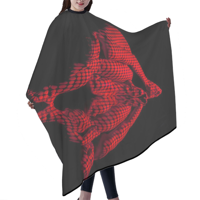 Personality  The  Body Of Woman With Red Pattern And Its Reflection Hair Cutting Cape