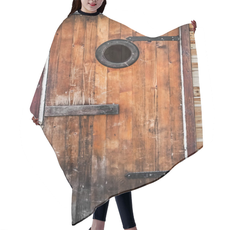 Personality  Old Hut Wooden Door Hair Cutting Cape