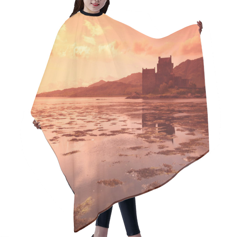 Personality  Eilean Donan Castle, Scotland, UK Hair Cutting Cape