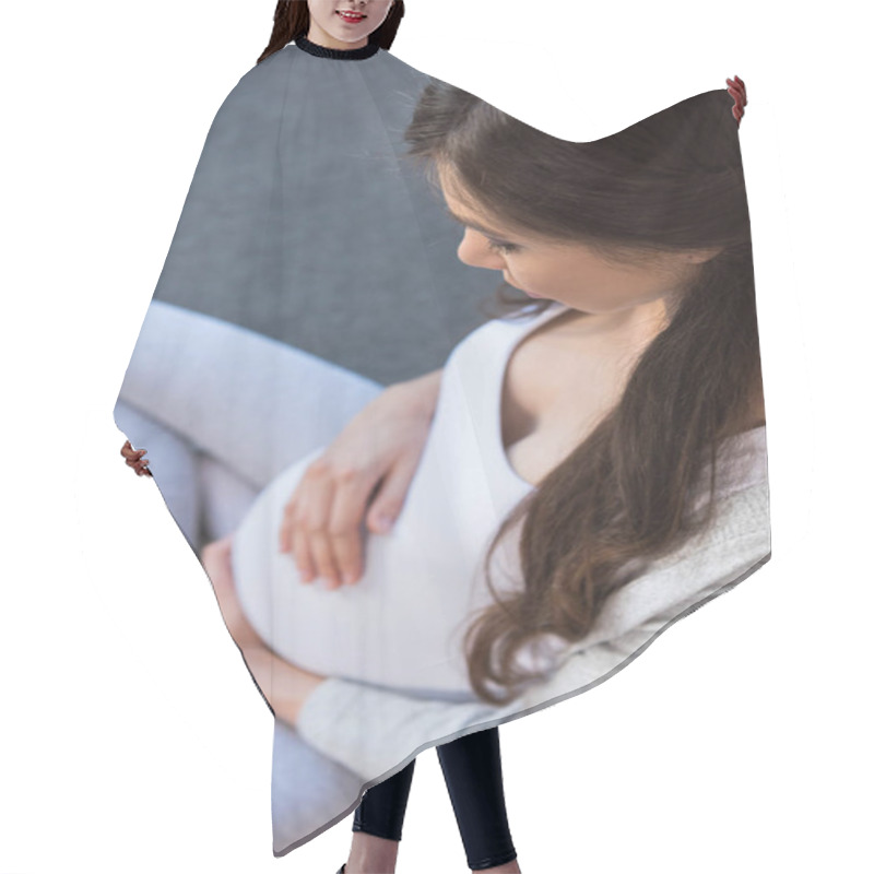 Personality  Pregnant Woman Touching Belly Hair Cutting Cape