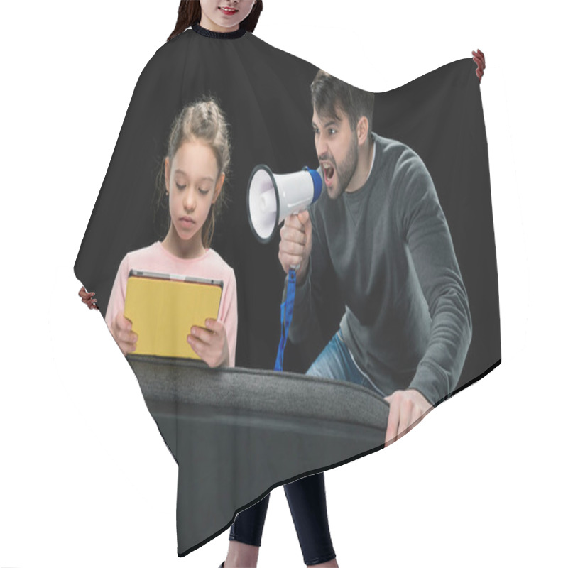 Personality  Father And Daughter Quarreling Hair Cutting Cape