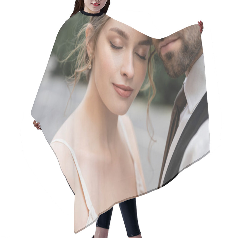 Personality  Portrait Of Sensual Bride And Bearded Groom In Vest With Tie  Hair Cutting Cape