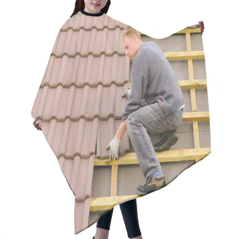 Personality  Tile Roof Covering Hair Cutting Cape