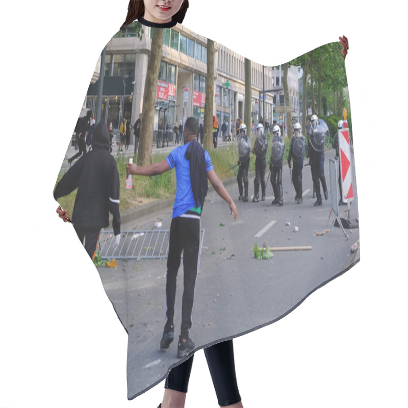 Personality  Demonstrators Clashed With Riot Police During An Anti-racism Protest Against Racial Inequality In The Aftermath Of The Death In Minneapolis Police Custody Of George Floyd In Brussels, Belgium On Jun. 7, 2020. Hair Cutting Cape