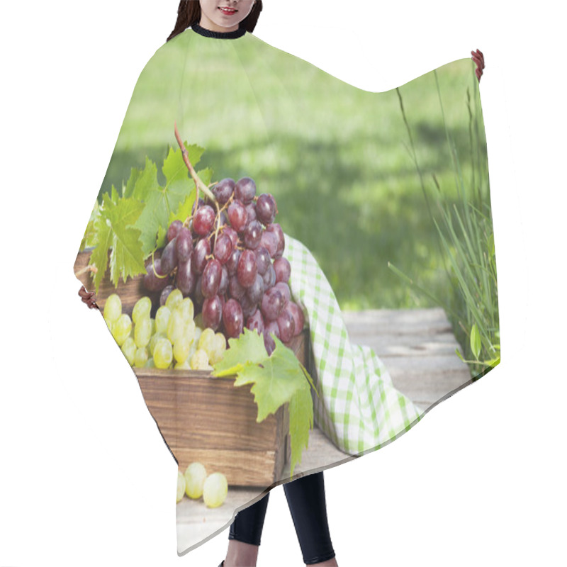 Personality  White And Red Grape On Garden Table. Outdoor Still Life Hair Cutting Cape