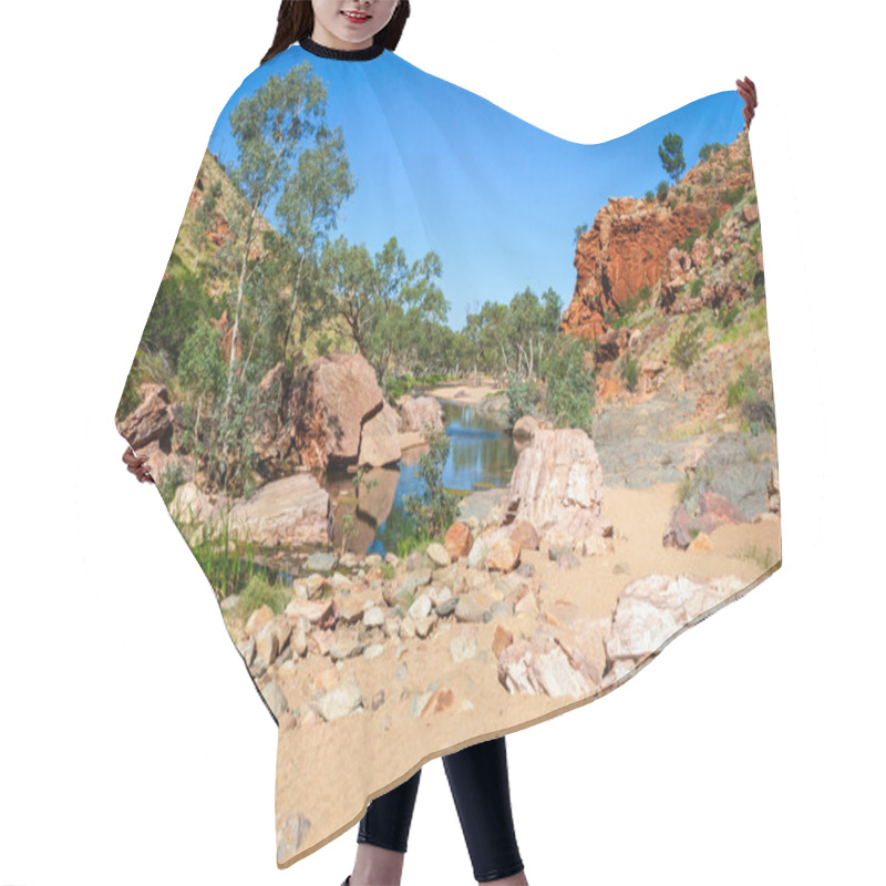 Personality  Simpsons Gap (Australia Northern Territory) Hair Cutting Cape