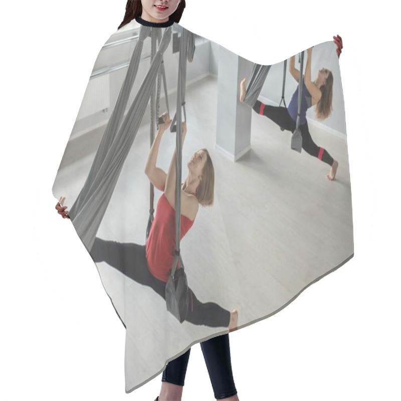 Personality  Girls Do Yoga On Hammocks Hair Cutting Cape