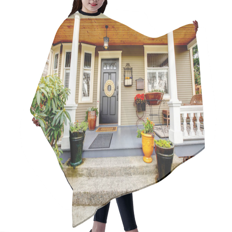 Personality  Pretty Column Porch With Wooden Ceiling Hair Cutting Cape