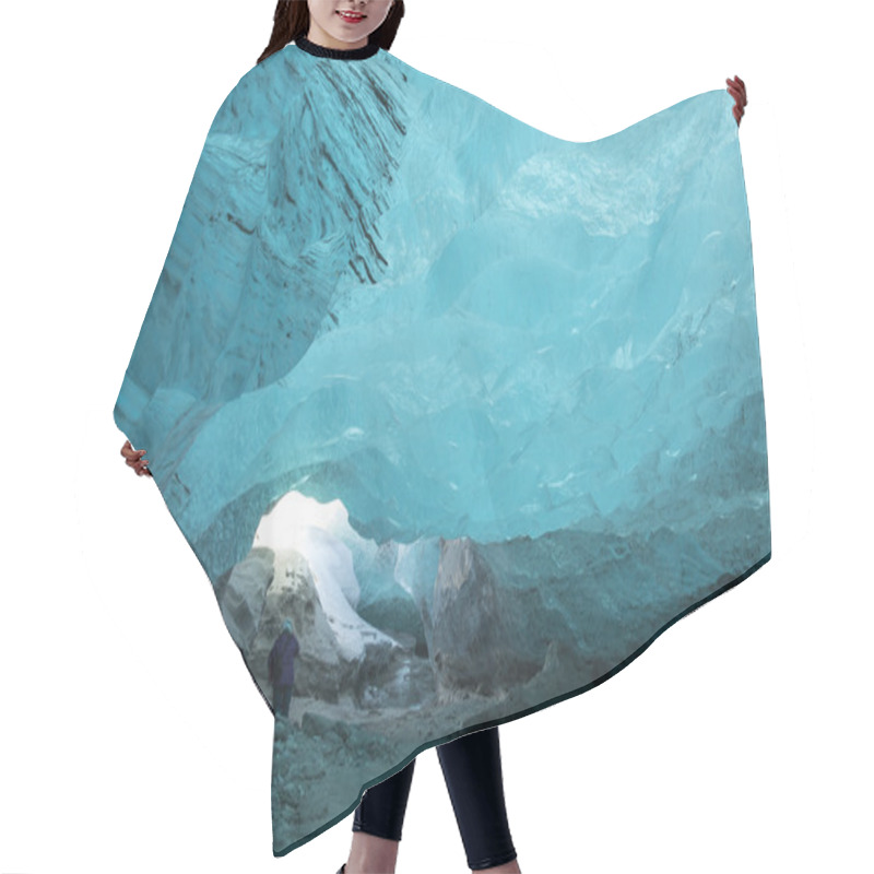 Personality  Tourist  In Ice Cave In A Glacier Hair Cutting Cape