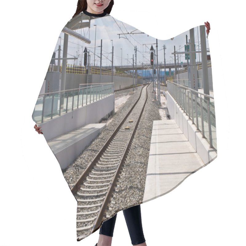 Personality  Railway Platform Hair Cutting Cape