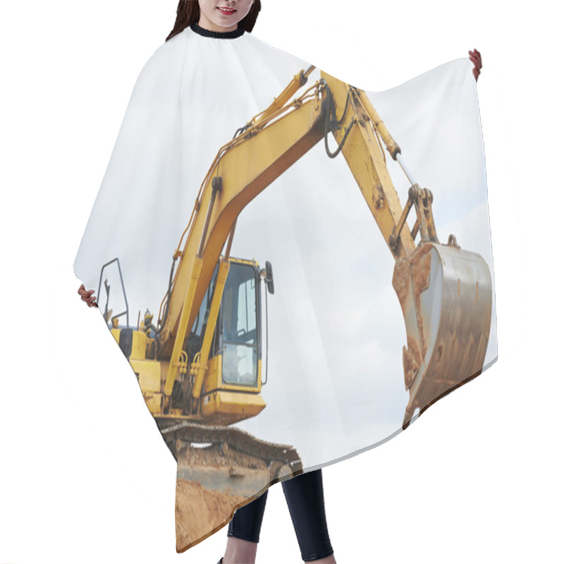 Personality  Excavator Loader At Earthmoving Works Hair Cutting Cape