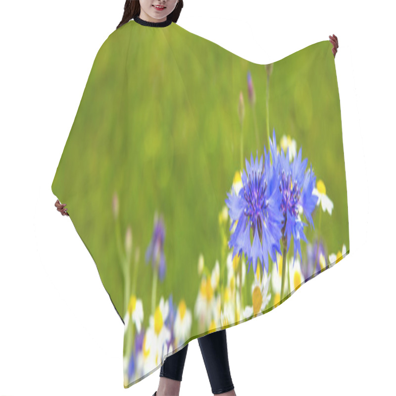 Personality  Wild Flower Bouquet . Hair Cutting Cape